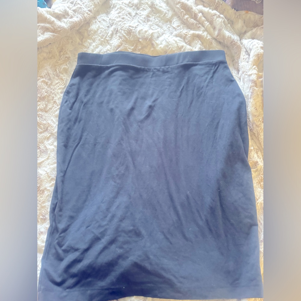 Stretchy pencil skirt